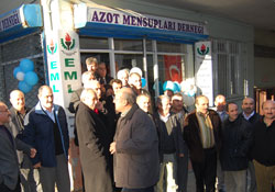 Azot , mensupları bir arada