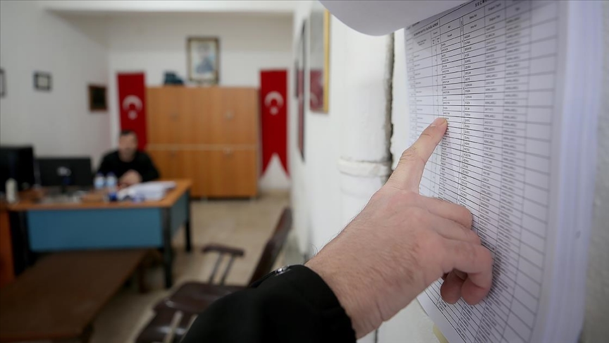 SEÇMEN LİSTELERİ ASKIYA ÇIKARILDI