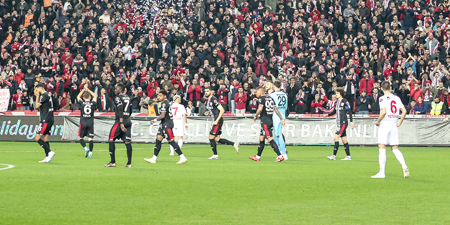 SAMSUNSPOR'UN BİLEĞİ BÜKÜLMÜYOR