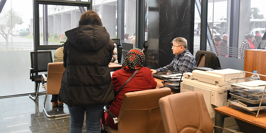 ÇÖZÜM MERKEZİNDE AFETZEDELERİN İHTİYAÇLARI KARŞILANIYOR
