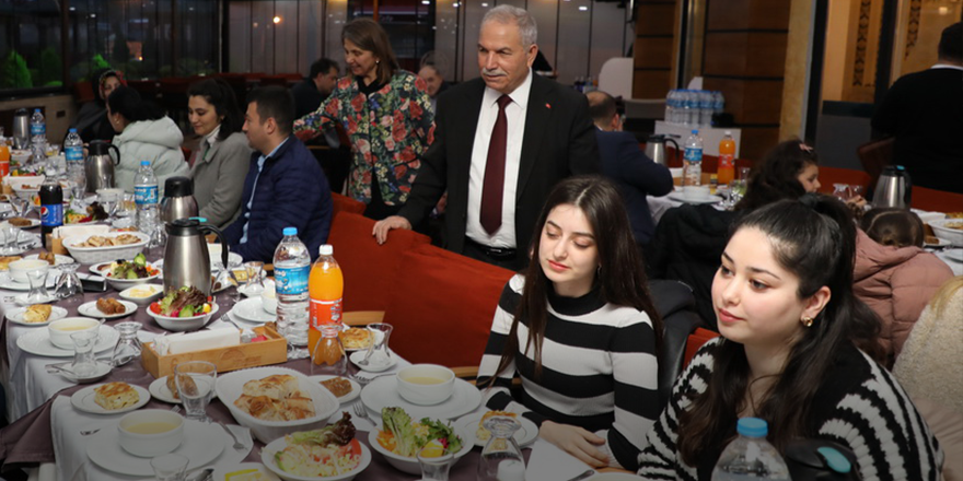 İLKADIM BELEDİYE MECLİSİ İFTARDA BULUŞTU