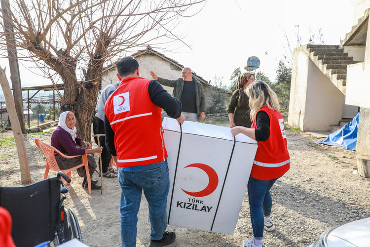 AFET BÖLGESİNE 1,5 MİLYAR LİRA NAKDİ YARDIM