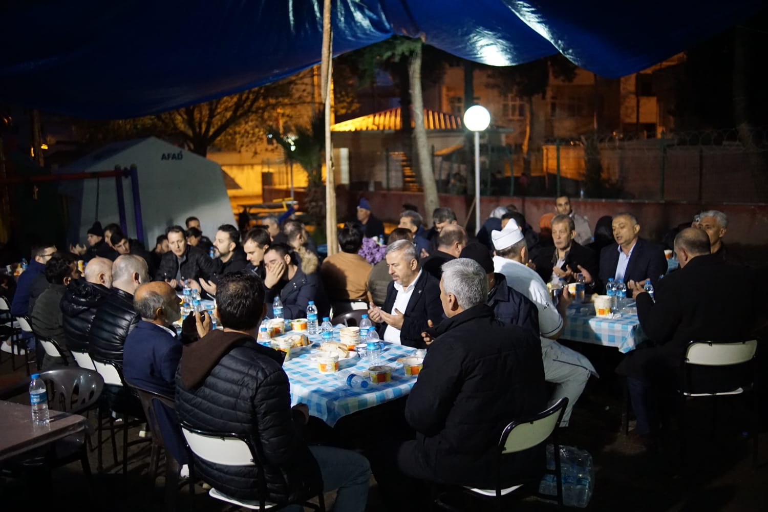 SAMGİAD depremzedelere iftar ve sahur yemeği verdi
