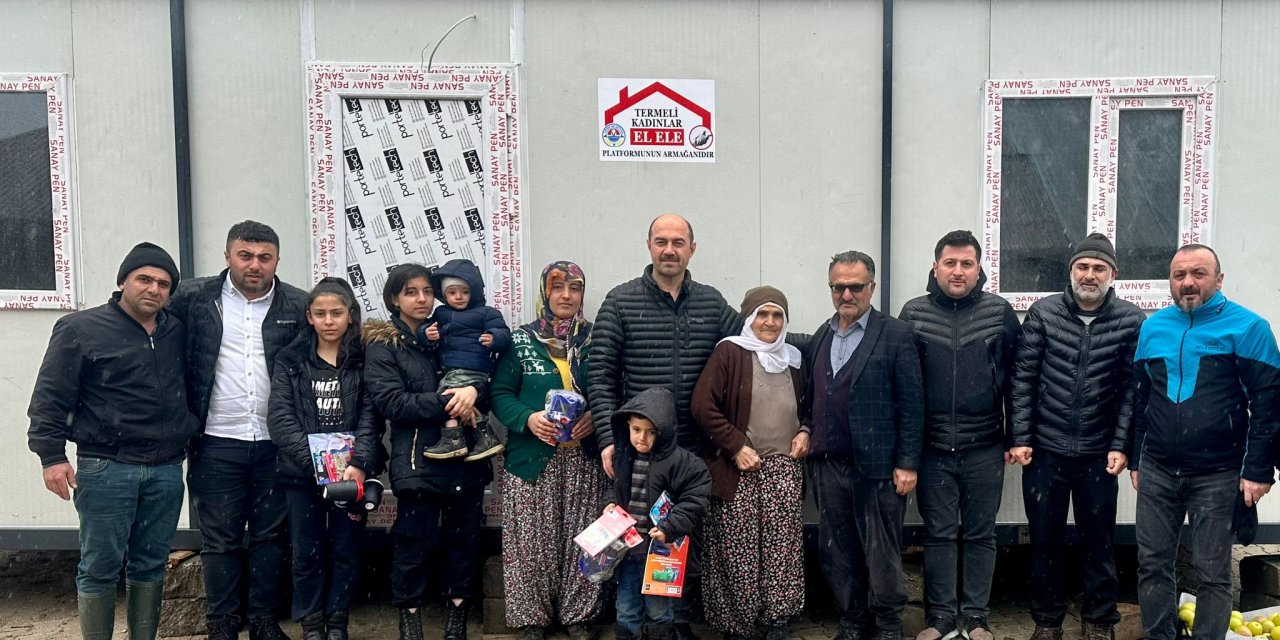 Termeli kadınlardan konteyner bağışı