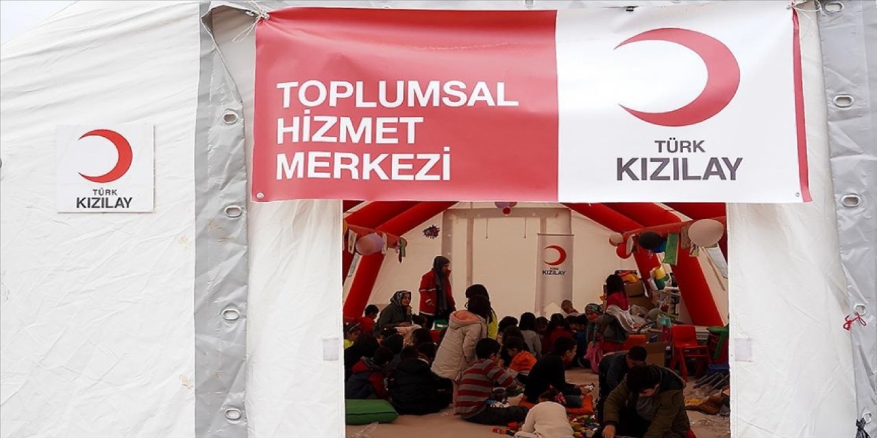 Deprem bölgesindeki yardımları sürüyor