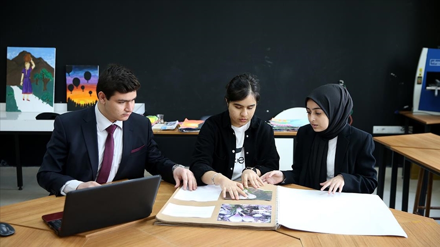 Sesli ve kabartmalı coğrafya atlası hazırlandı