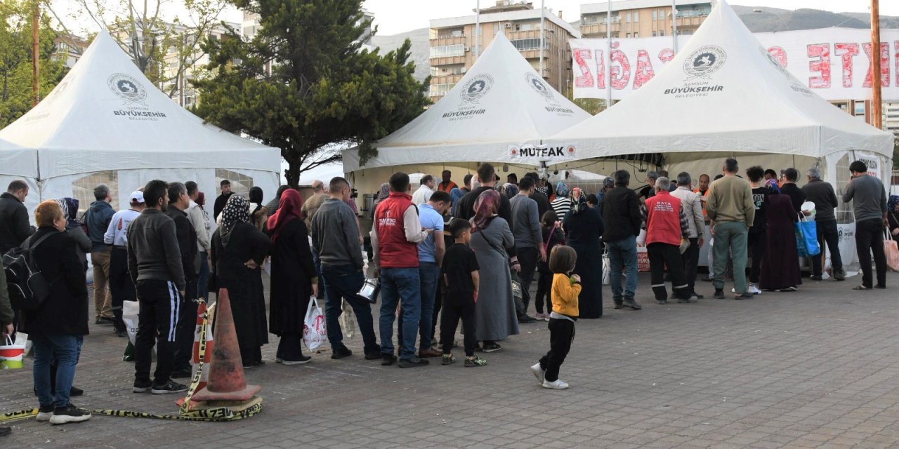 Ekipler bölgede çalışmalarını sürdürüyor