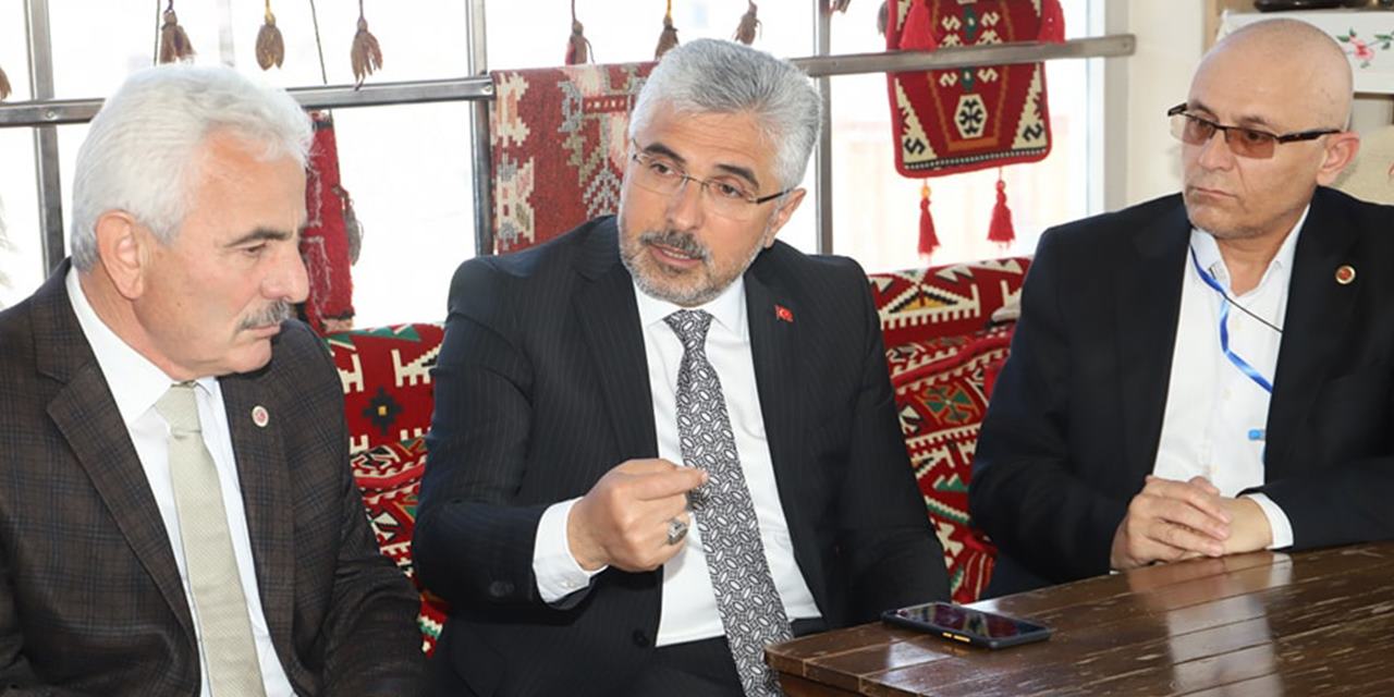 Birbirlerini idare edemeyenler ülke yönetmeye adaylar