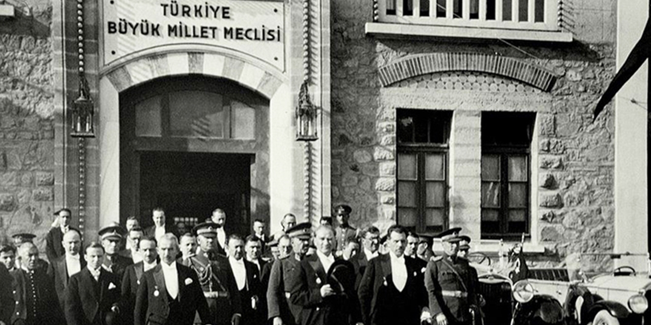 Türkiye Büyük Millet Meclisi 103 yıl önce açıldı