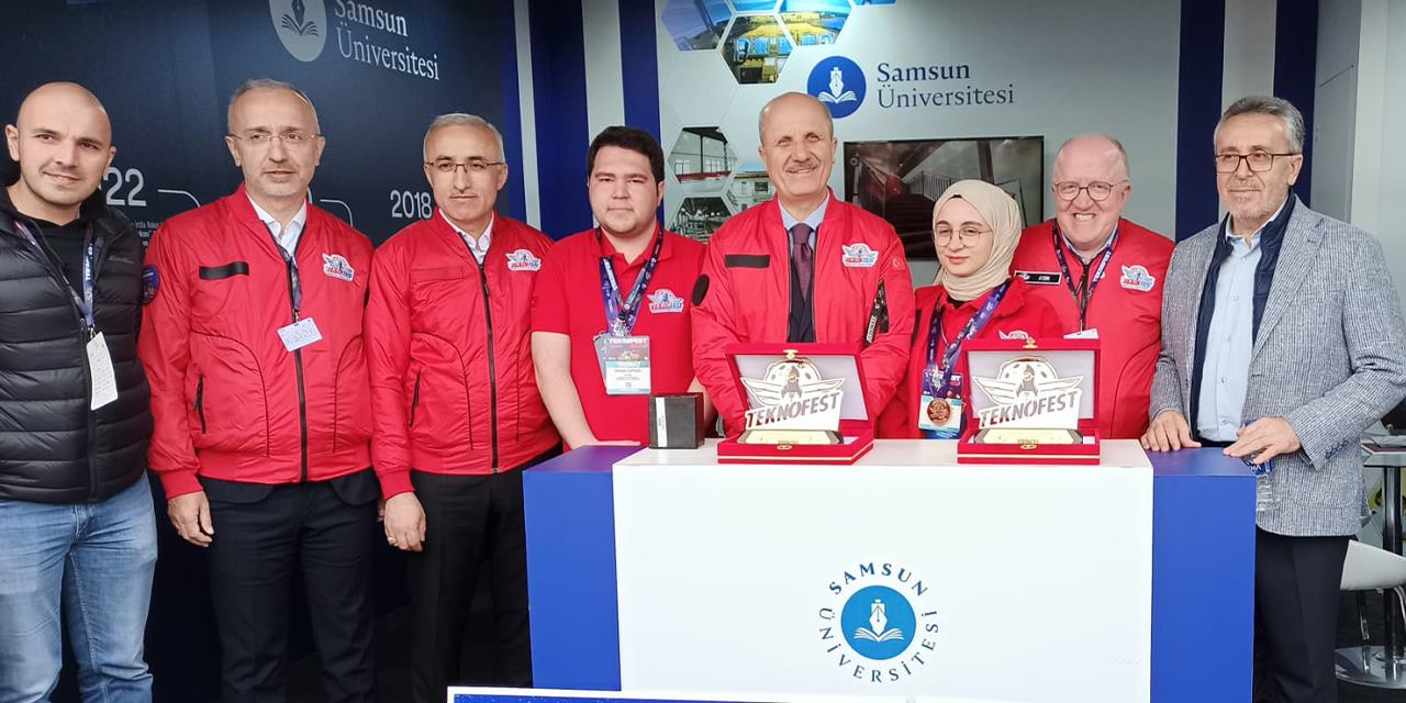 Samsun Üniversitesi öğrencilerini kutladı
