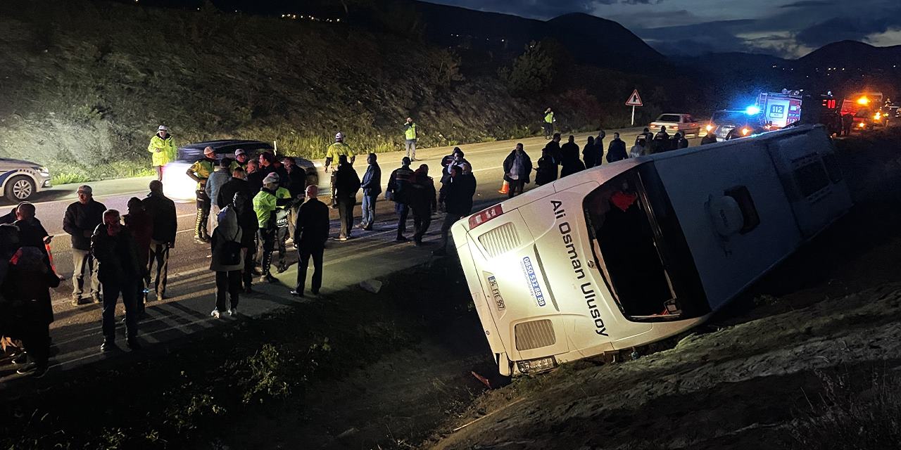 Yolcu otobüsü su kanalına devrildi: 9 yaralı