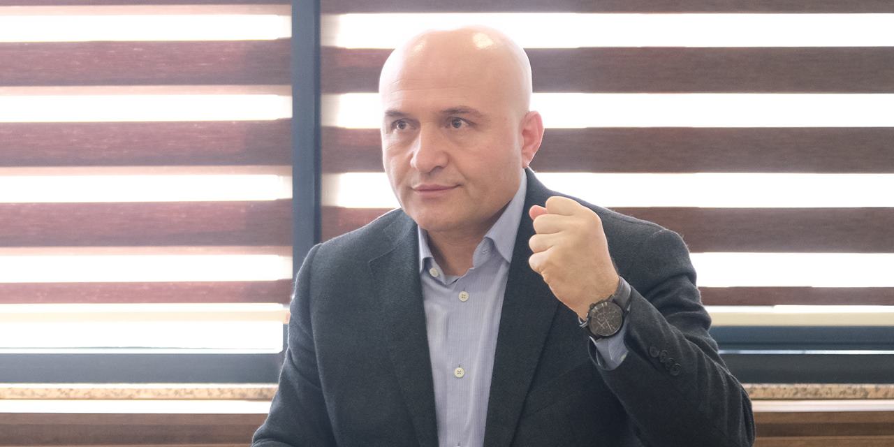 Şehit evine giden yolları bile yapmıyorlar