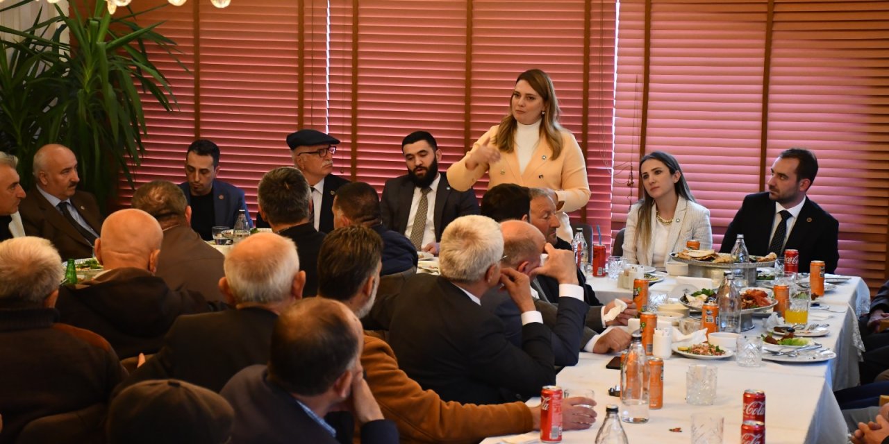 Tüfekci Atakum'da muhtarlarla buluştu