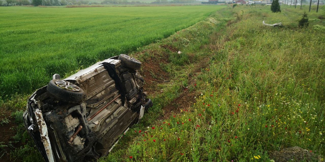 Trafik kazasında 1 kişi öldü, 4 kişi yaralandı