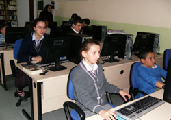 Toplum merkezine yoğun ilgi