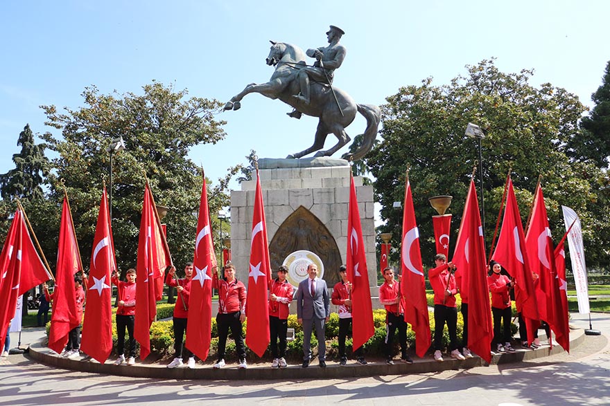 ‘ÜLKEMİZ GENÇLERE EMANETTİR’