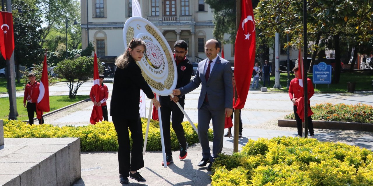 "Ülkemiz, siz gençlere emanettir"