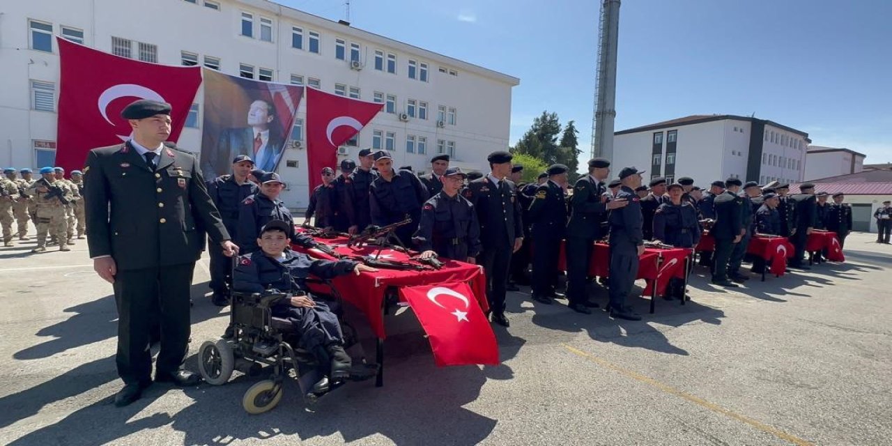 Temsili olarak bir günlük askerlik yaptılar