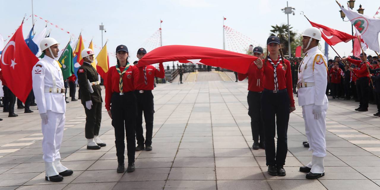Türk Bayrağı karaya çıkarıldı