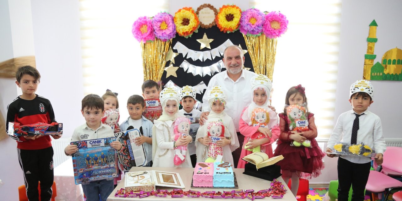 Başkan Sandıkçı'dan Kur'an öğrencilerine hediye
