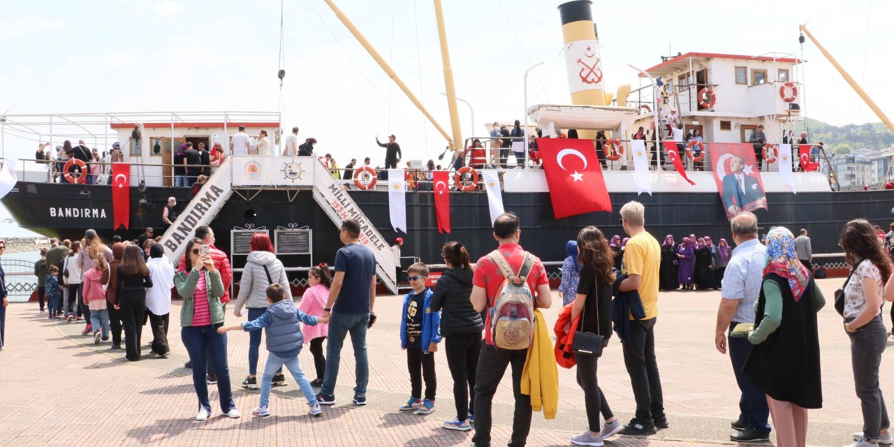 Şehir dışından ziyaretçilerini ağırladı