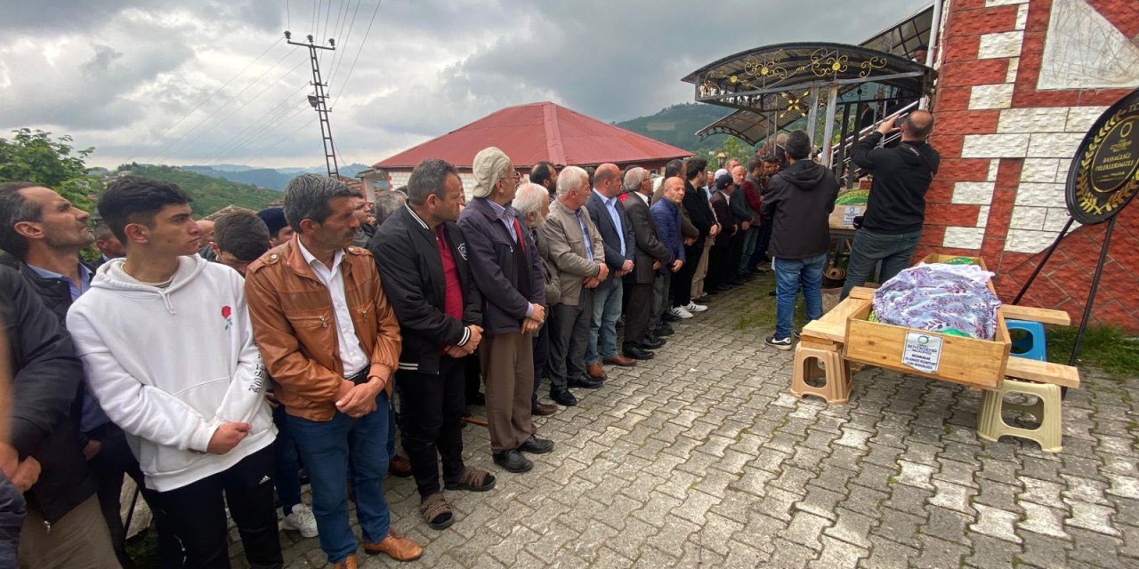 Kazada hayatını kaybedenler son yolculuklarına uğurlandı