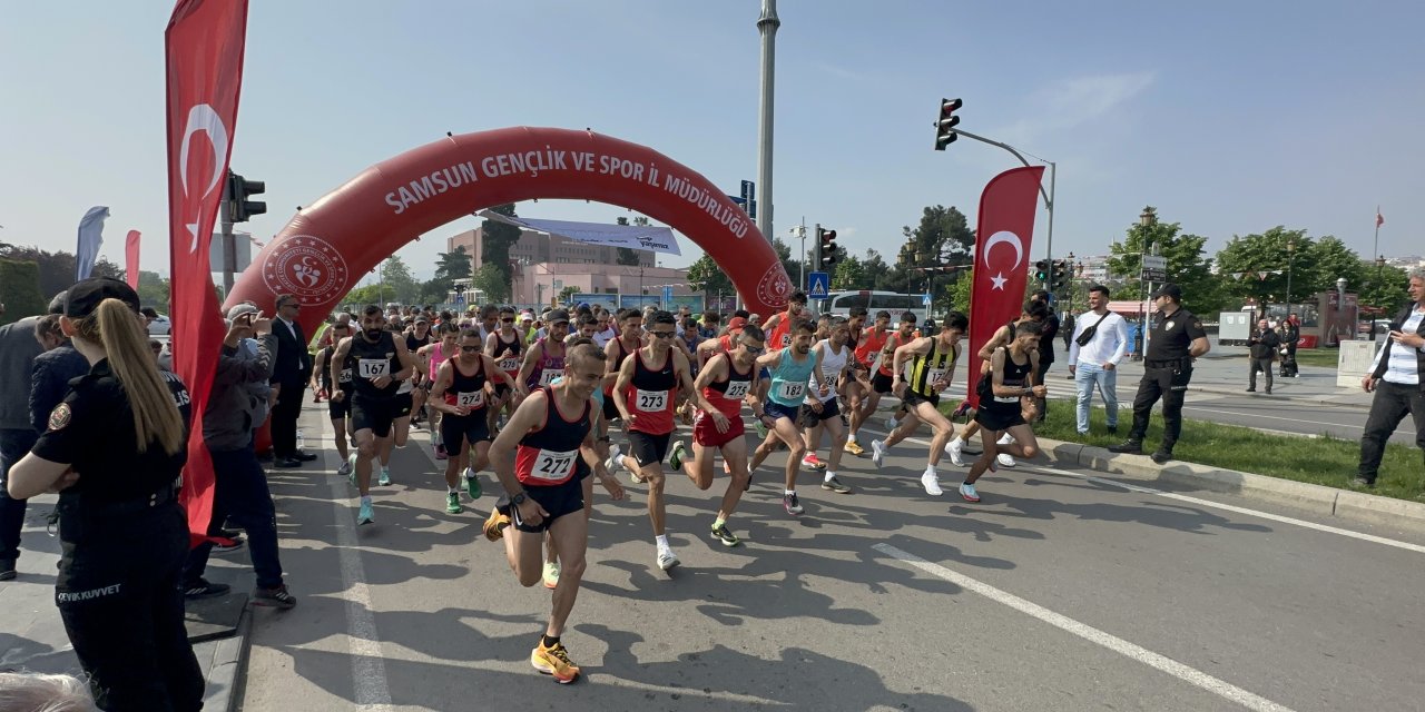 19 Mayıs Yarı Maratonu nefes kesti