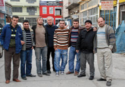 Esnaf  umudunu kaybetmiyor