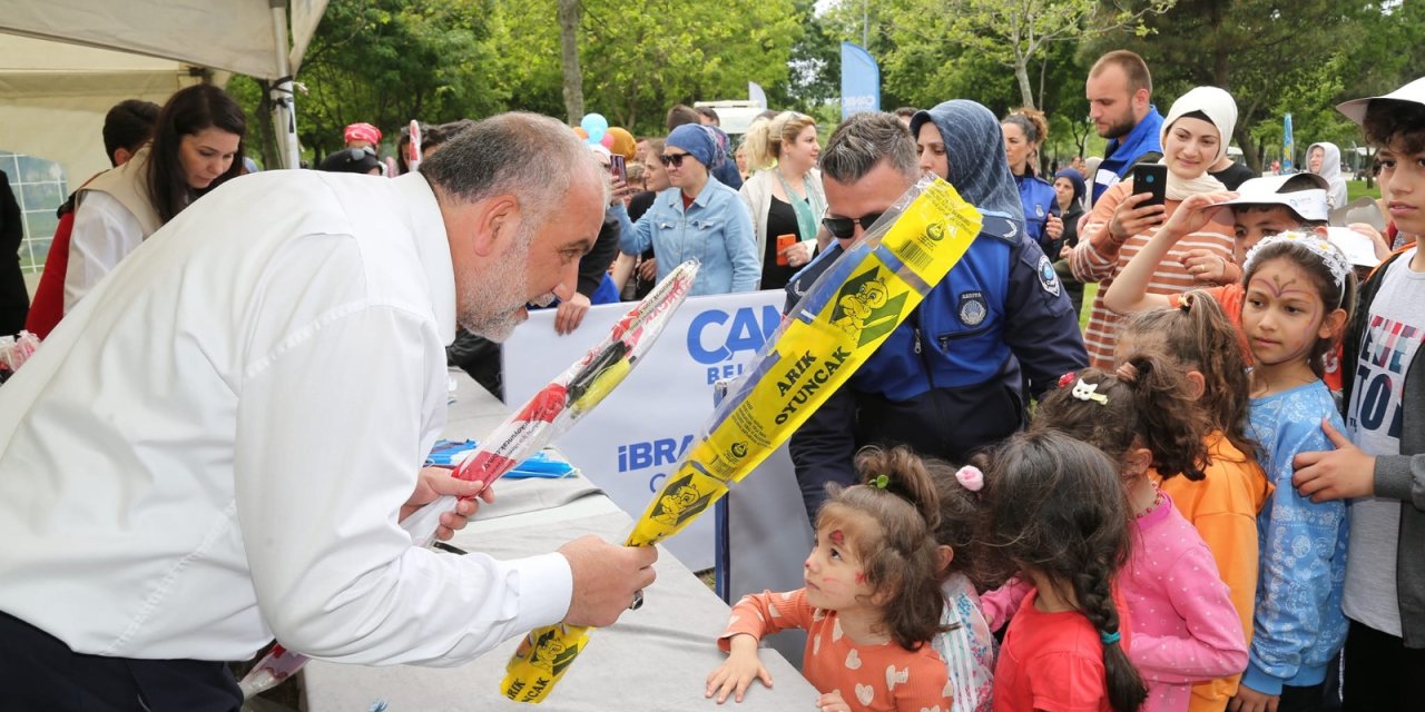 Canik’te çocuklar sevinçle ‘Yaza Merhaba’ dedi