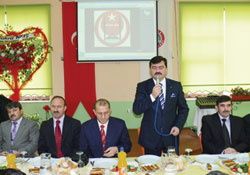 İmam hatipliler yemekte buluştu