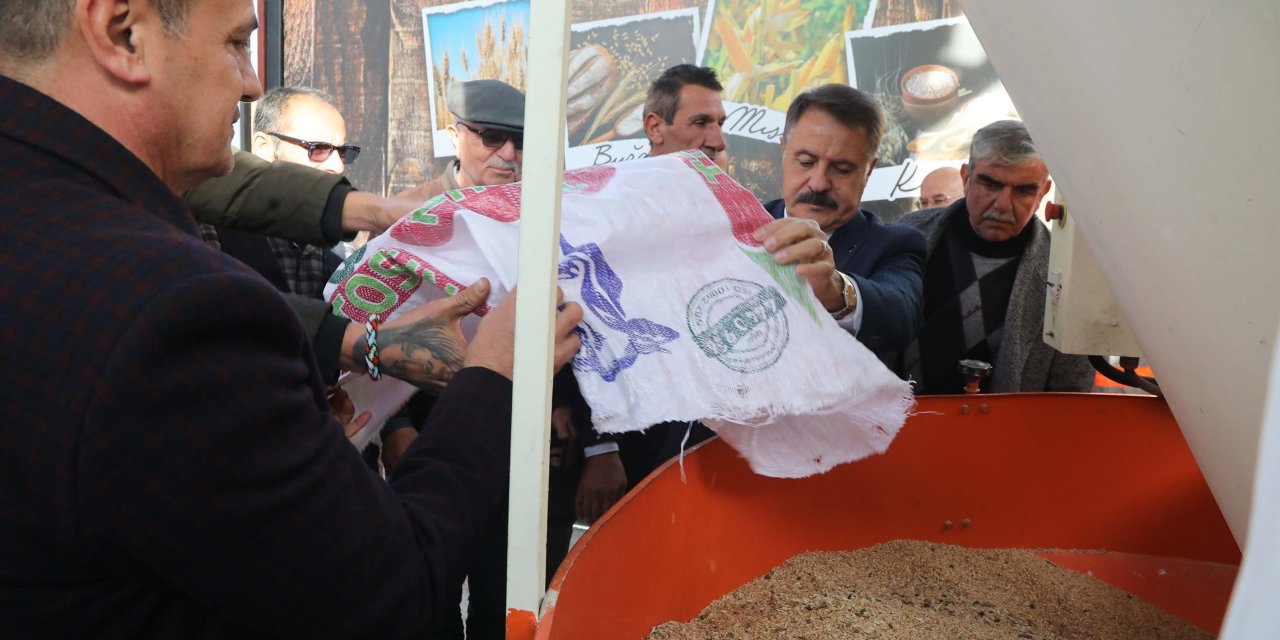 Atakum Belediyesi’nden kırsalda yem desteği