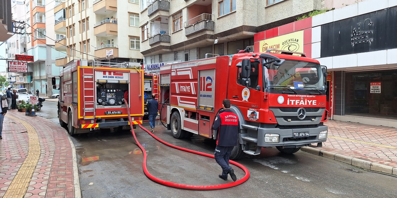 Yangın söndürüldü, maddi hasar oluştu