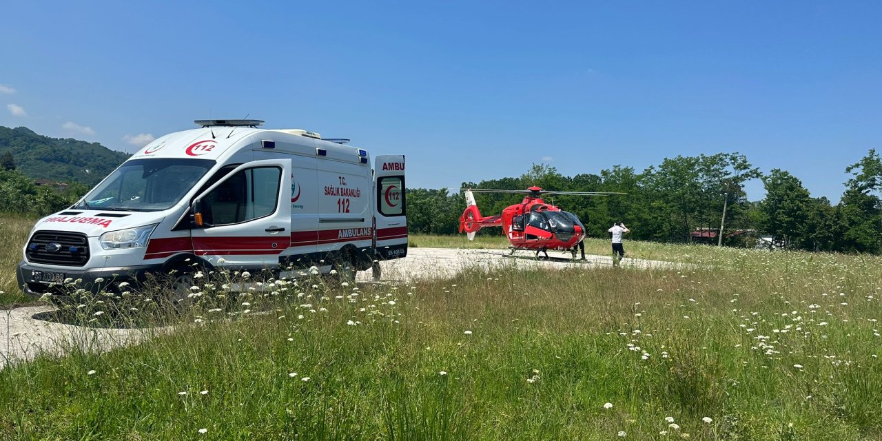 Ambulans helikopterle hastaneye kaldırıldı