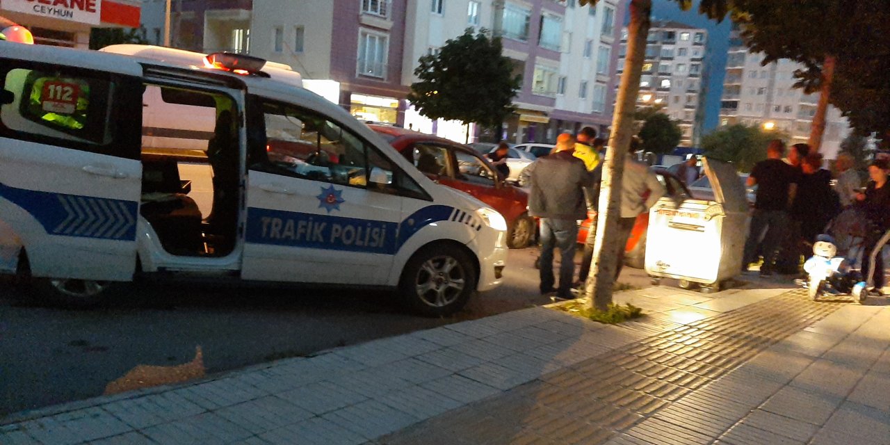 Alkollü sürücü park halindeki 3 otomobile çarptı