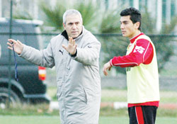 Coşkundere beyin yıkıyor