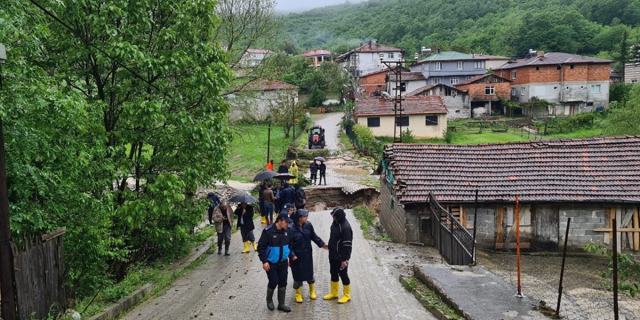 Ladik'te temizlik çalışmaları başladı