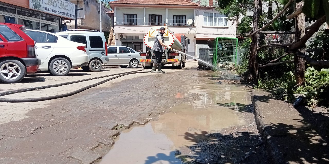 Temizlik çalışmaları devam ediyor