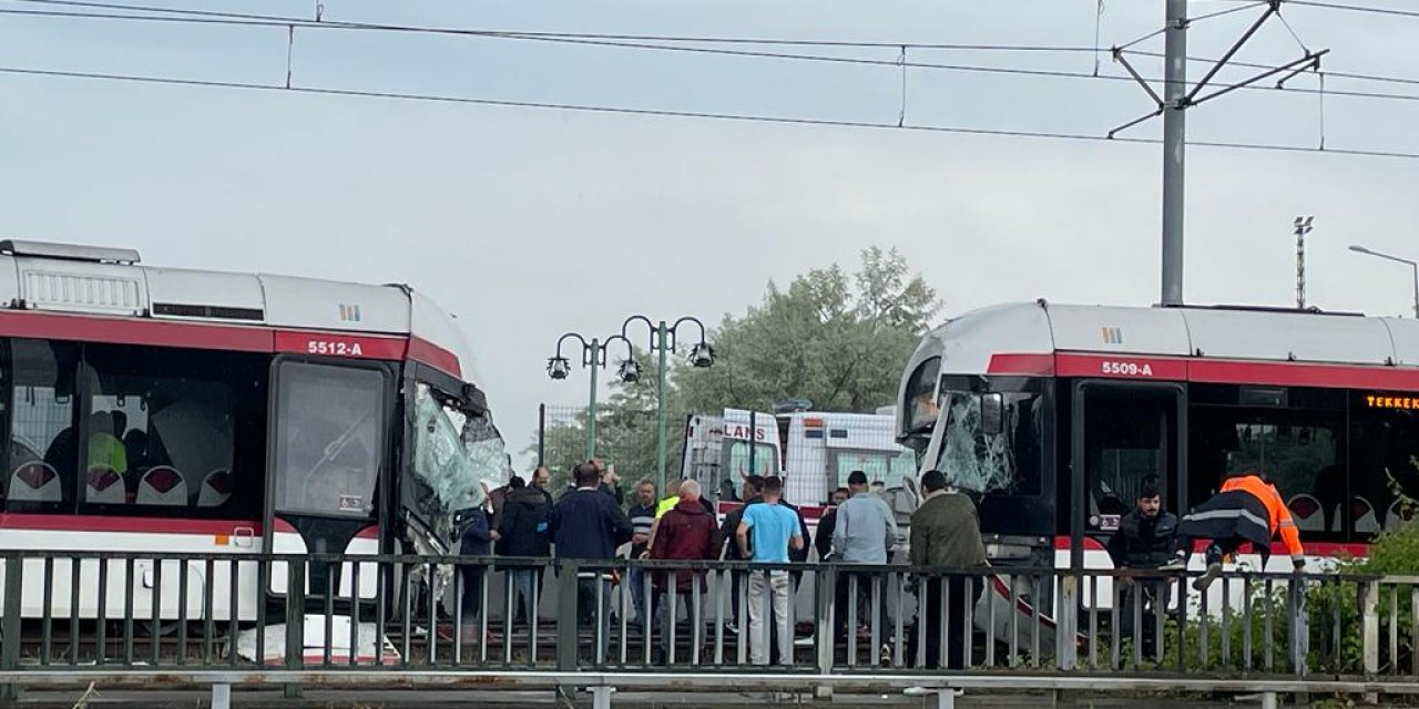 Samsun'da iki tramvay çarpıştı!