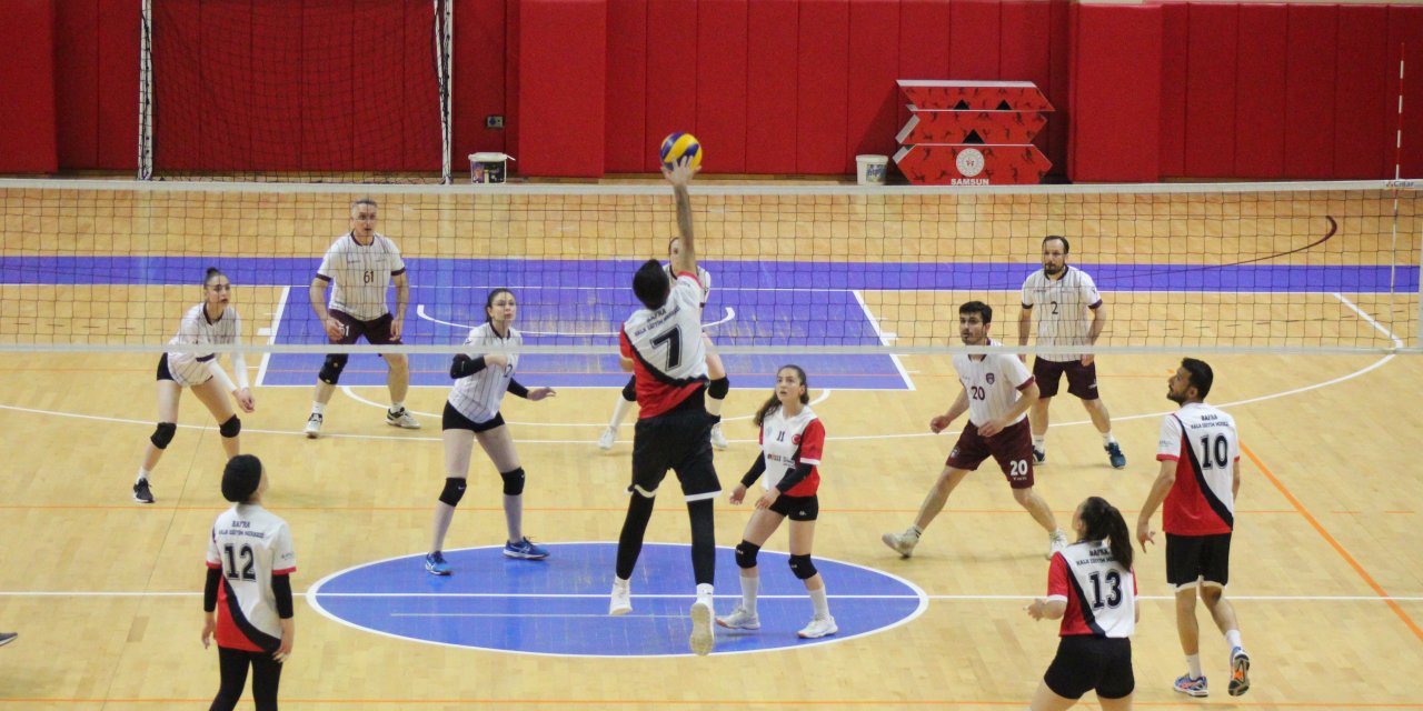 Atatürk Kupası Voleybol Turnuvası sona erdi