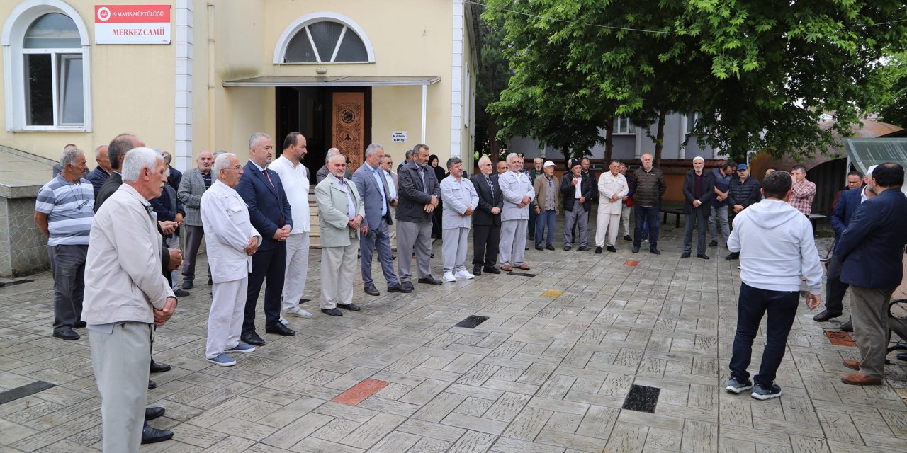 Hacı adayları için uğurlama programı düzenlendi