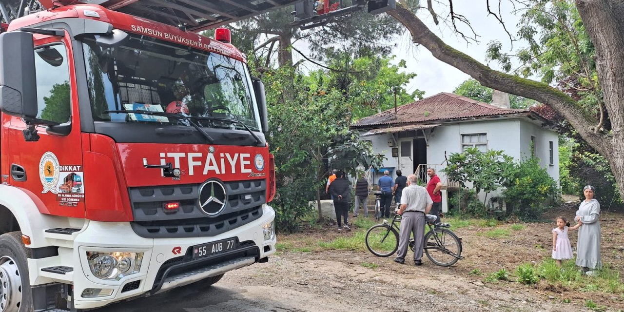 Tek katlı evde çıkan yangın söndürüldü