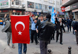 Cami yangınına tepki