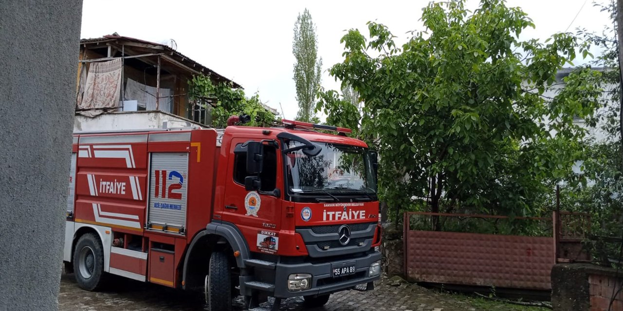 Dairede çıkan yangın hasara neden oldu