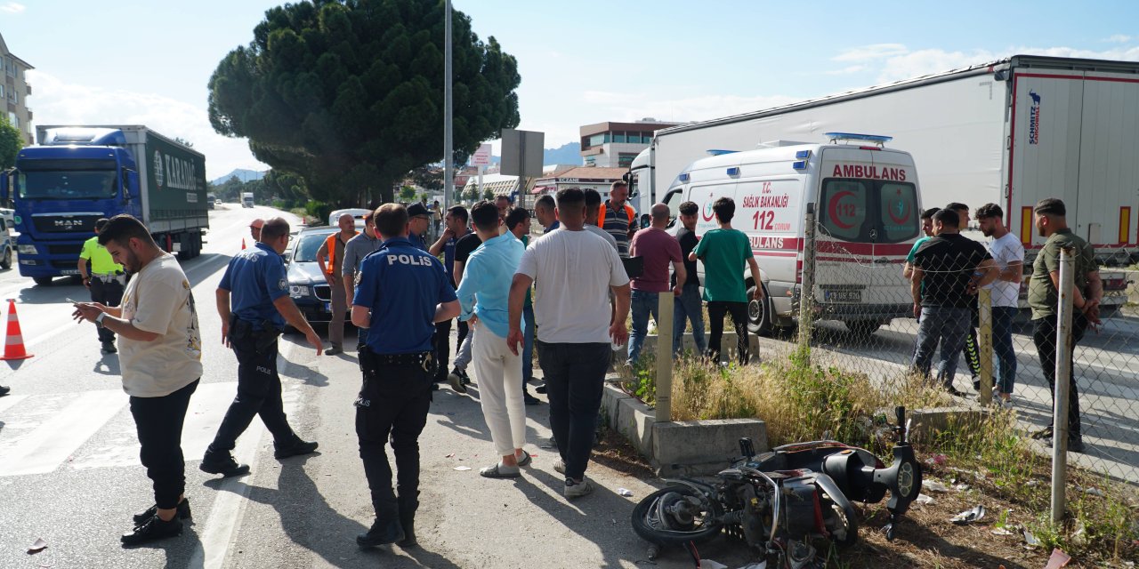 Elektrikli bisikletle motosikletin çarpıştı: 4 yaralı