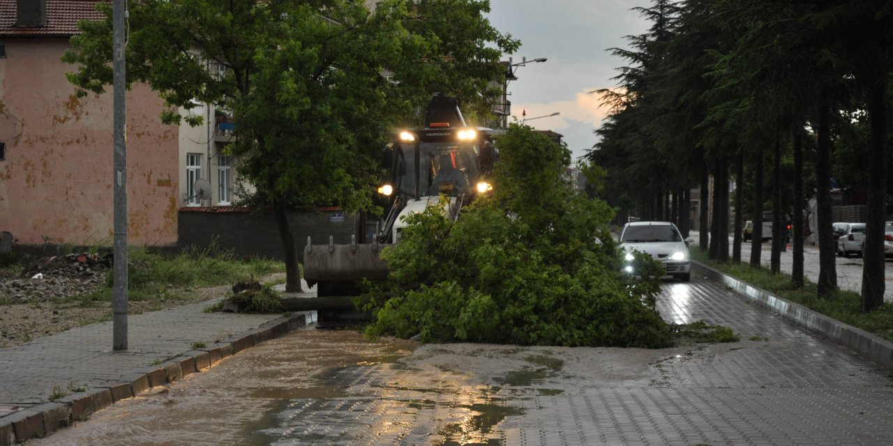 Sağanak hayatı olumsuz etkiledi