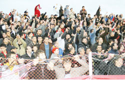 Taraftar göreve hazır