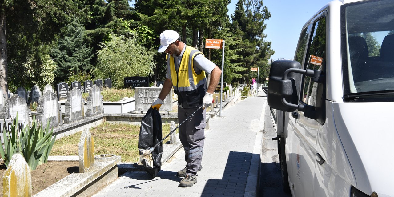 Büyükşehir’den mezarlıklarda titiz hazırlık