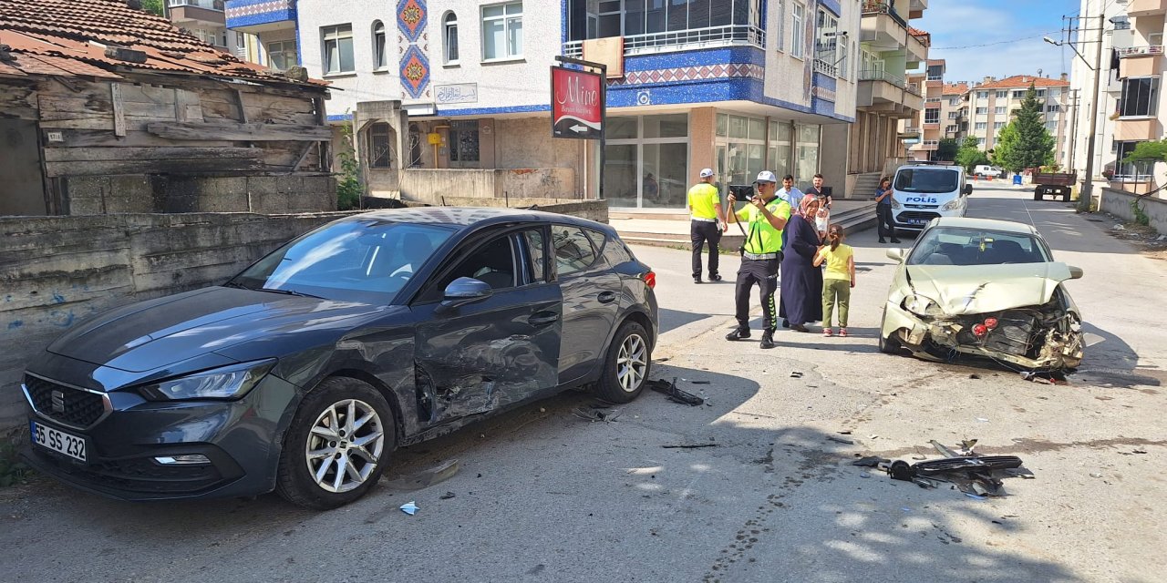 Trafik kazasında 2 kişi yaralandı