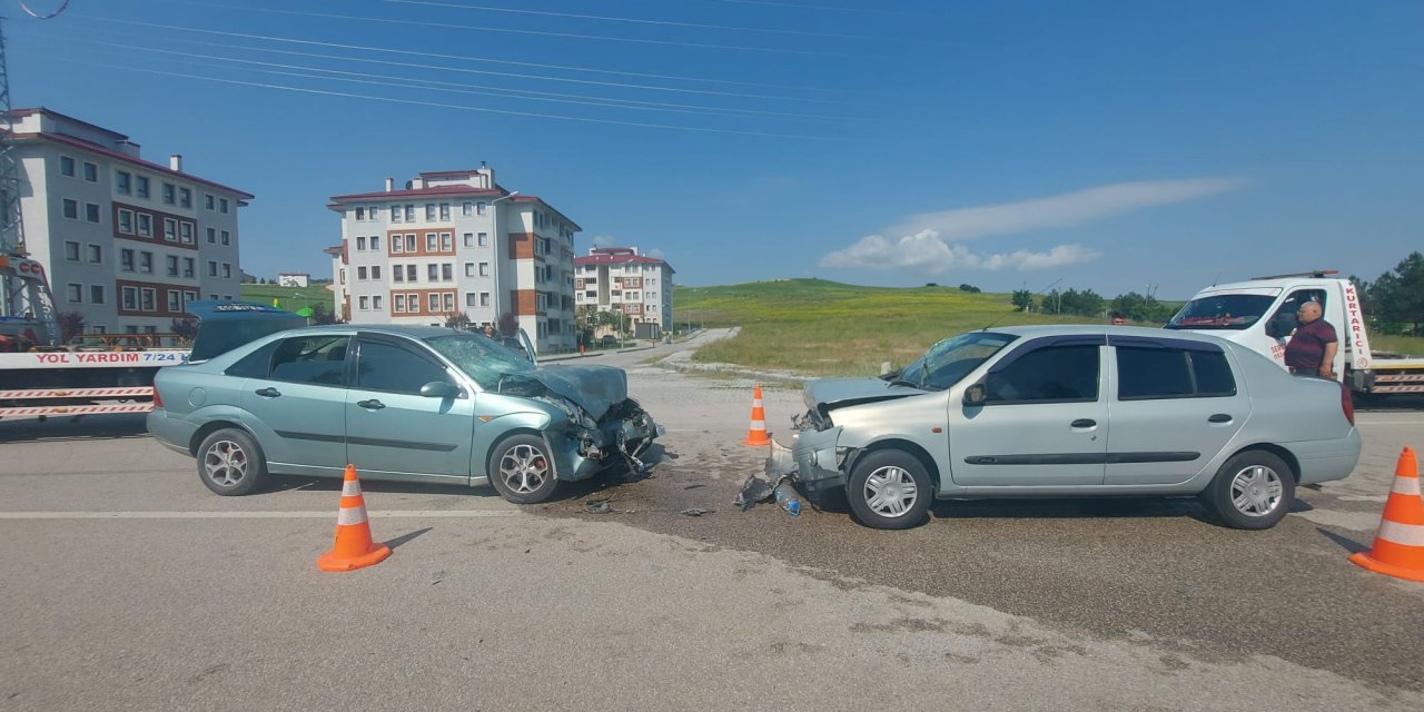 Kafa kafaya çarpıştılar: 8 yaralı