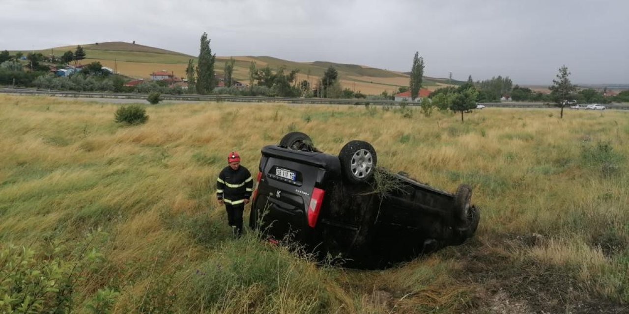 Takla atan otomobilin sürücüsü yaralandı